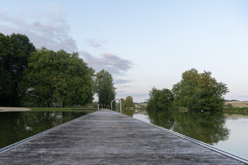 Ponton, étang de la Samaritaine à Buzancy, Ardennes, Grand Est, France, Europe