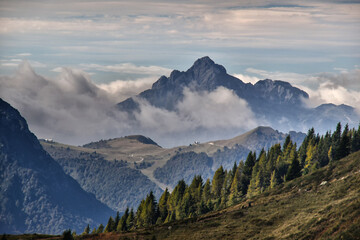 Panorami della Val Brembana salendo sopra i Piani dell'Avaro, Lombardia,Italia