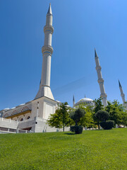 Obraz premium Blick auf die Çamlıca-Moschee Istanbul, Türkei.