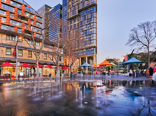 Parra square fount wide set