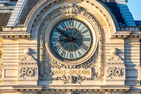 Clock Paris-Orleans on Orsay museum (Musee d&rsquo;Orsay) facade, Paris, France