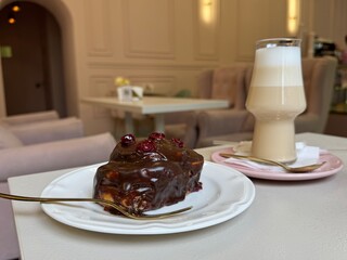 chocolate cake with strawberries