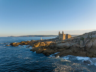 El Faro de Mux&iacute;a situado al lado del Santuario da Barca, A Coru&ntilde;a