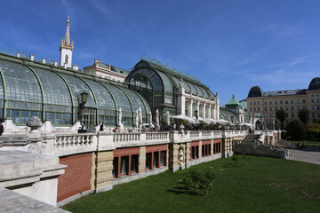 Palmeraie et grande serre dans le jardin Burggarten &agrave; Vienne en Autriche