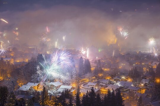 New Year's Eve fireworks, Oberstdorf, Allg&auml;u Alps, Allg&auml;u, Bavaria, Germany