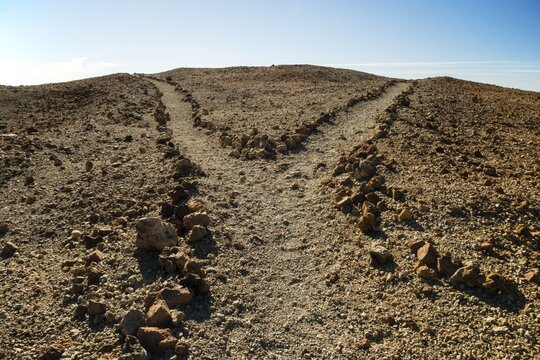 Fork in the road, hiking trail, Montana Blanca, Pico del Teide, 3718m, Parque Nacional de las Canadas del Teide, Teide National Park, UNESCO World Heritage Site, Tenerife, Canary Islands, Spain