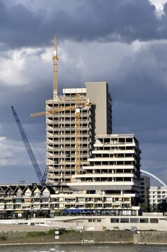 The Lufthansa high-rise (headquarters of the German airline until 2007) on the banks of the Rhine in Deutz becomes MaxCologne, renovation until 2012, Cologne, North Rhine-Westphalia, Germany