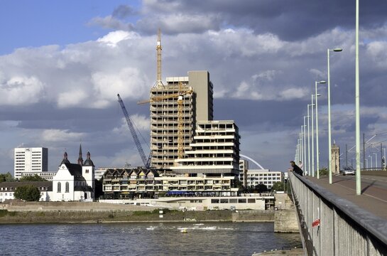The Lufthansa high-rise (headquarters of the German airline until 2007) on the banks of the Rhine in Deutz becomes MaxCologne, renovation until 2012, Cologne, North Rhine-Westphalia, Germany