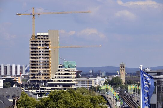The Lufthansa high-rise (headquarters of the German airline until 2007) on the banks of the Rhine in Deutz becomes MaxCologne, renovation until 2012, Cologne, North Rhine-Westphalia, Germany