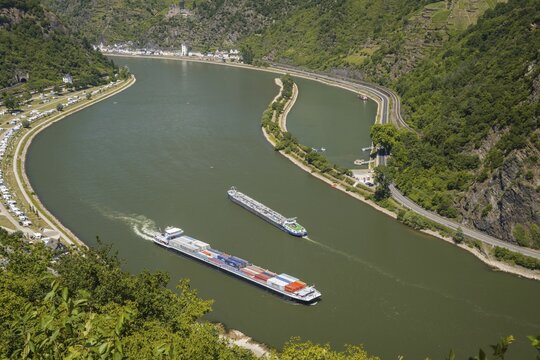 Panorama from Loreleyblick Maria Ruh on the Rhine with the Rhine bend, Loreley harbour, Loreley rock on the right, World Heritage Site Upper Middle Rhine Valley, St. Goarshausen, Rhineland-Palatinate, Germany
