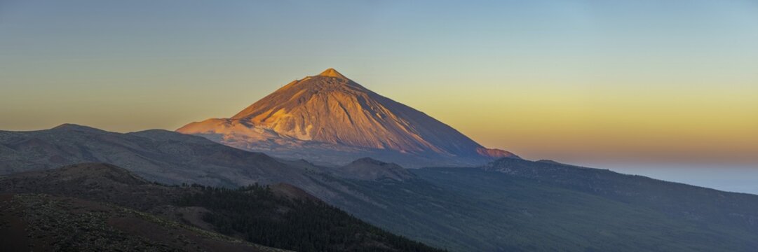 Panorama from east over the Teide National Park, Parque Nacional del Teide, to Pico del Teide, 3715m, at sunrise, Tenerife, Canary Islands, Spain