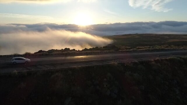 Neblina en el amanecer serrano