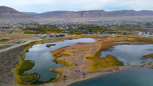 El Calafate. Laguna Nimez. Lake Argentino. 