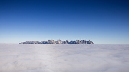 Floating Kaiser – Sea of Clouds and Peaks