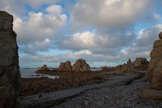Coucher du soleil sur la c&ocirc;te de Plougrescant - Bretagne France