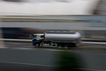 Fototapeta premium 車の流し撮り