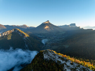 Lever de soleil sur le massif de la Chartreuse