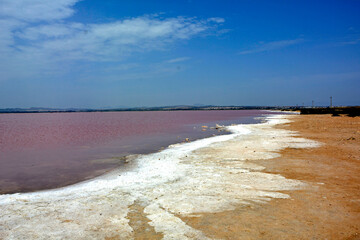 różowe jezioro, słone jezioro, Torrevieja, Hiszpania, Salt Lake in Torrevieja, lagoons for salt extraction in Alicante, pink lake of torrevieja, Costa Blanca, province of Alicante, Spain, Laguna Rosa