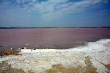 różowe jezioro, słone jezioro, Torrevieja, Hiszpania, Salt Lake in Torrevieja, lagoons for salt extraction in alicante, the pink lake of torrevieja, Costa Blanca, province of Alicante, Spain
