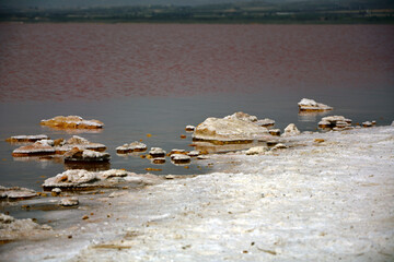 różowe jezioro, słone jezioro, Torrevieja, Hiszpania, Salt Lake in Torrevieja, lagoons for salt extraction in alicante, the pink lake of torrevieja, Costa Blanca, province of Alicante, Spain
