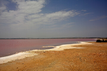 różowe jezioro, słone jezioro, Torrevieja, Hiszpania, Salt Lake in Torrevieja, lagoons for salt extraction in Alicante, pink lake of torrevieja, Costa Blanca, province of Alicante, Spain, Laguna Rosa