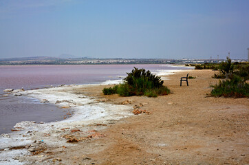 różowe jezioro, słone jezioro, Torrevieja, Hiszpania, Salt Lake in Torrevieja, lagoons for salt extraction in Alicante, pink lake of torrevieja, Costa Blanca, province of Alicante, Spain, Laguna Rosa