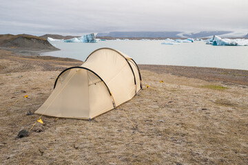 Camping in front of the glacier lagoon Jokulsarlon in Iceland