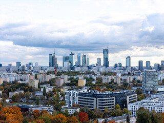 Warszawa, panorama miasta widoczna z okolicy Starych Powązek, jesień © hunter76