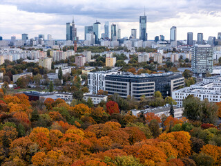 Warszawa, panorama miasta widoczna z okolicy Starych Powązek, jesień © hunter76