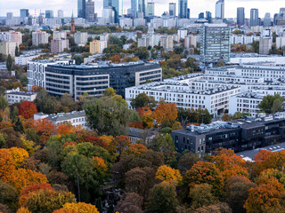 Warszawa, panorama miasta widoczna z okolicy Starych Powązek, jesień © hunter76