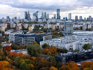 Warszawa, panorama miasta widoczna z okolicy Starych Powązek, jesień © hunter76