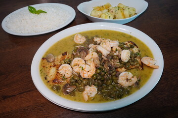 Peixe com Camarão - Prato - Camarão - Refeição - Restaurante - Cheff - Comida