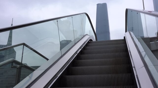 escalator going up