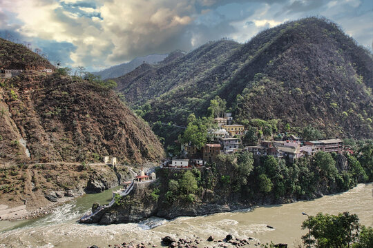 Confluence of Alaknanda and Mandakani rivers at Rudraprayag