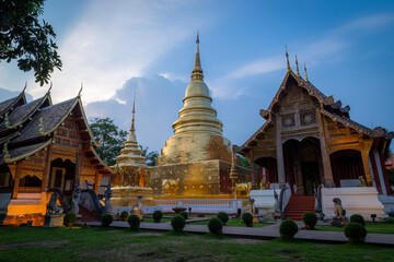 Wat Phra Singh Woramahawihan, an ancient temple in Chiang Mai, is an important tourist attraction for Thai Buddhists with its golden pagoda architecture and culture.