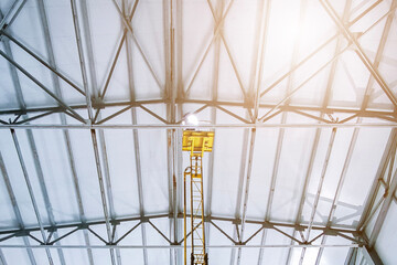 Repairs are carried out using a tower lift, on the roof of the workshop inside the premises, hazardous industrial actions associated with a risk to life