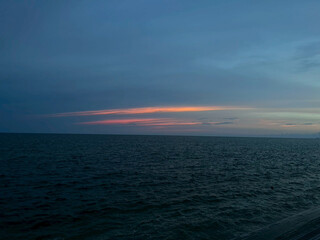 Obraz premium sunset over the sea