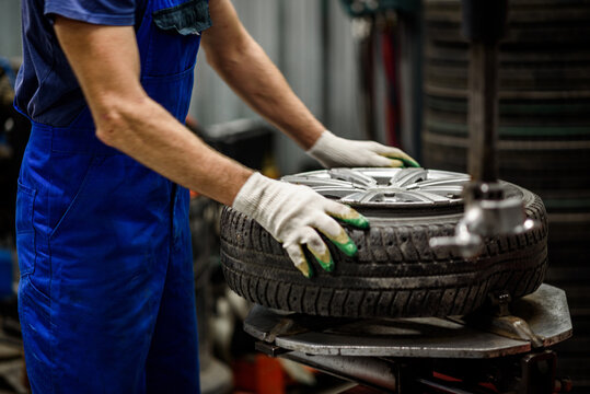 the process of repairing and balancing car tires