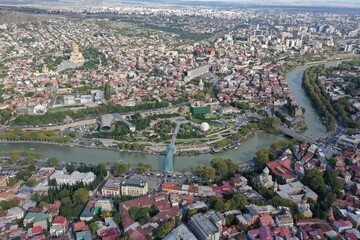 Tiflis von oben – Zwischen Altstadt und Moderne  Tbilisi from above