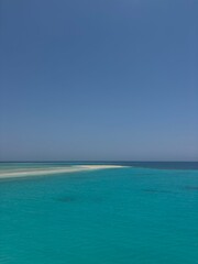 Obraz premium tropical beach with blue sky