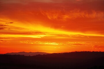 Obraz premium Abstract golden summer sunset at dusk