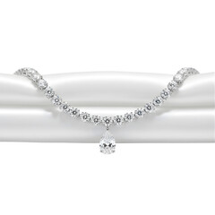 Exquisite sparkling diamond necklace featuring an elegant pear-shaped pendant