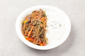 Japchae is a dish made by stir-frying vegetables, mushrooms, meat, and other ingredients and mixing them with boiled glass noodles.
