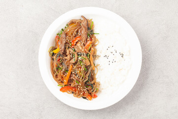 Japchae is a dish made by stir-frying vegetables, mushrooms, meat, and other ingredients and mixing them with boiled glass noodles.
