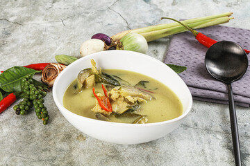 Thai green chicken curry with coconut