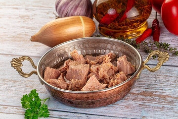 Canned tuna fish in olive oil