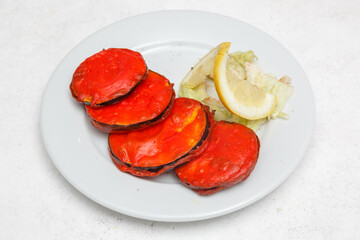 Pakora Baingan – beignets indiens croustillants à l’aubergine et aux épices, entrée ou snack.