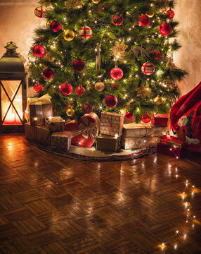 Wrapped presents under the Christmas tree