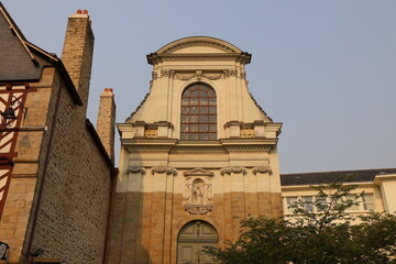 Bâtiment typique, vue de l'extérieur, ville de Vannes, département du Morbihan, Bretagne, France