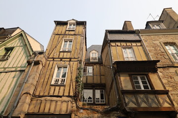 Bâtiment typique, vue de l'extérieur, ville de Vannes, département du Morbihan, Bretagne, France